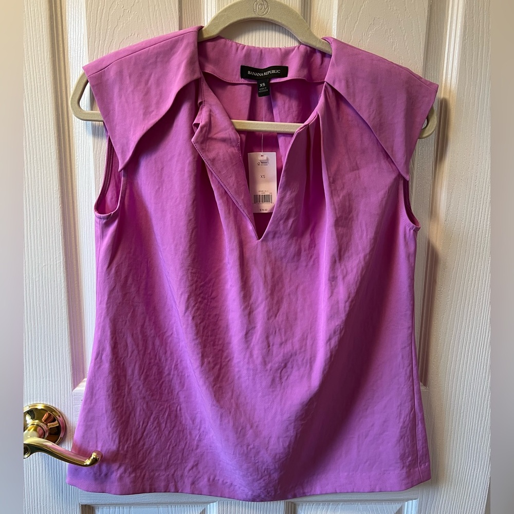 Banana Republic sleeveless blouse - Picture 1 of 3
